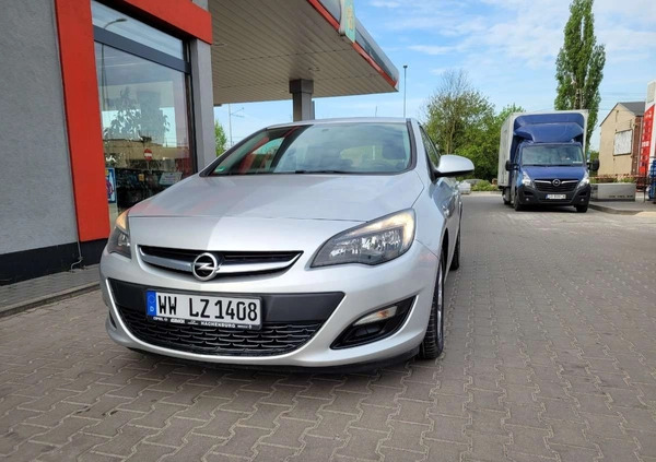 Opel Astra cena 26900 przebieg: 154000, rok produkcji 2012 z Żarki małe 191